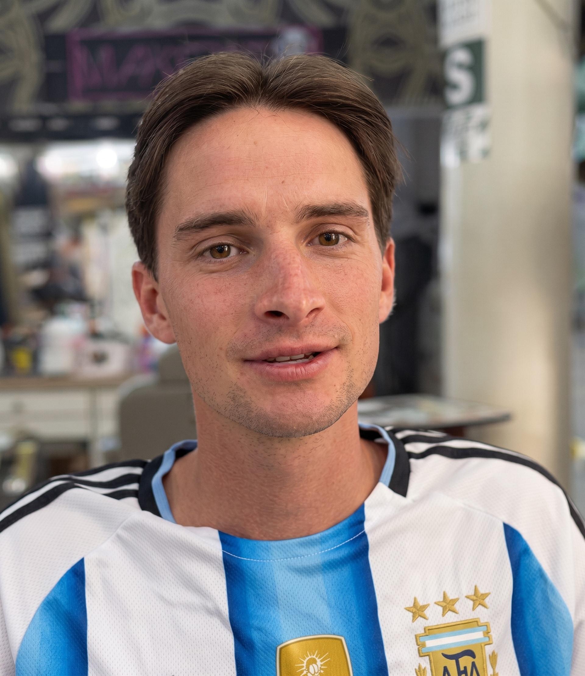 Corte para varón + cejas + limpieza facial